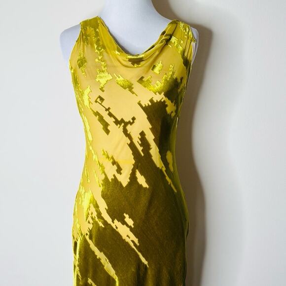 Zara Yellow Velvet Embroidered Midi Dress - Picture 3 of 10